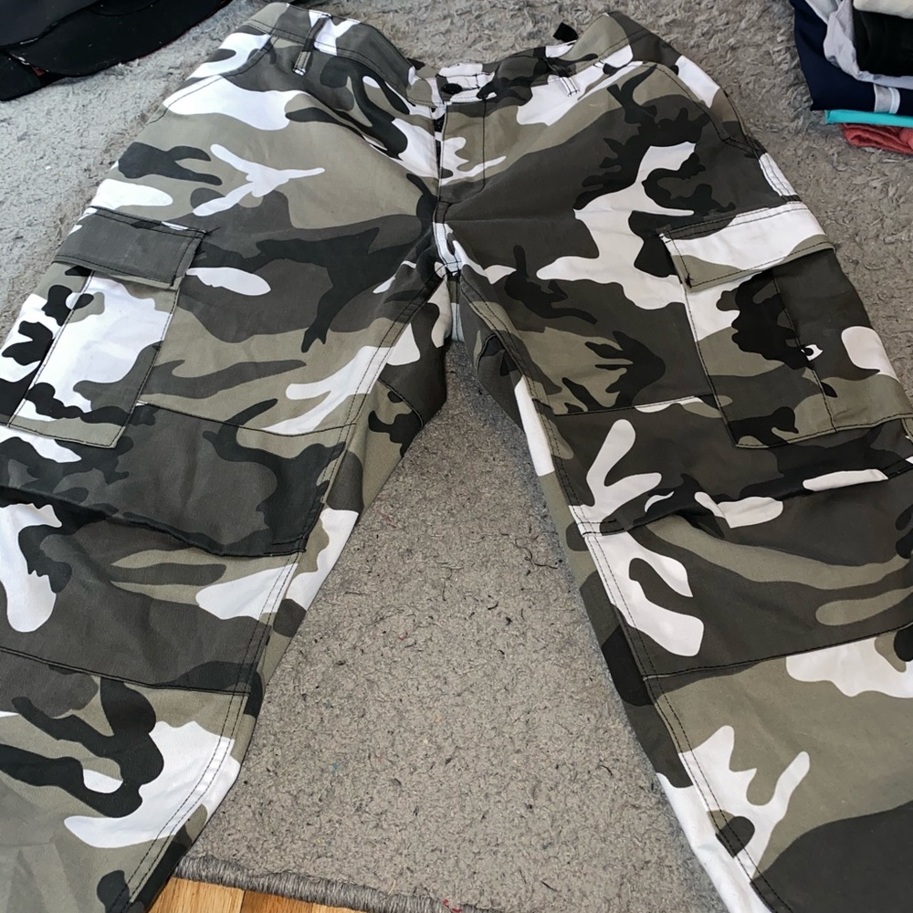 Camo Cargo Pants - Size Large - Zumiez